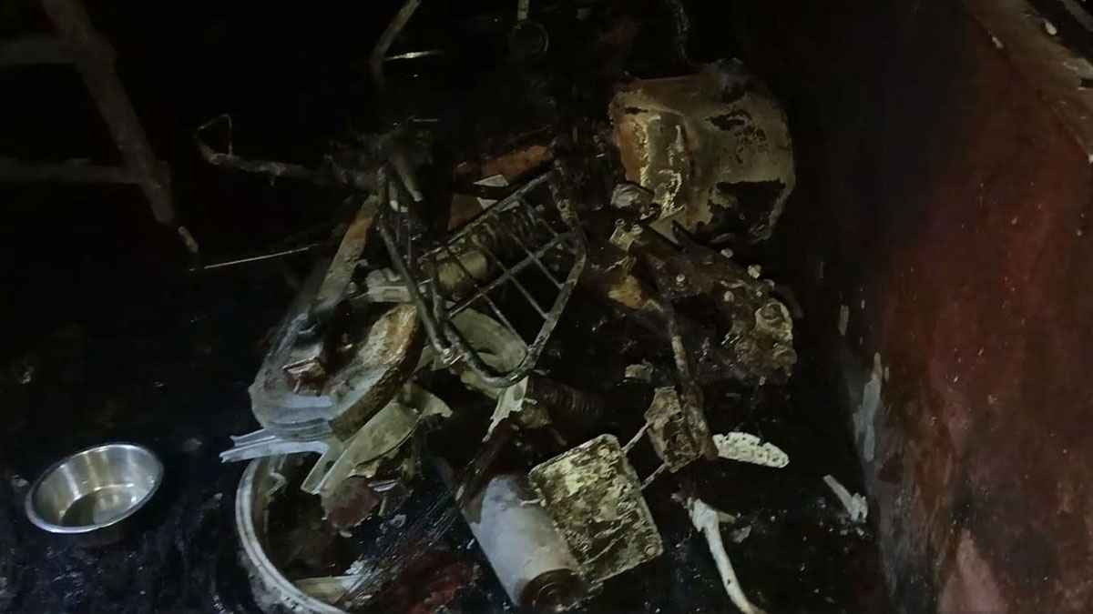 বাগেরহাটে বিএনপির দু’গ্রুপের সংঘর্ষ, ৮ বাড়িতে আগুন ও লুটপাট